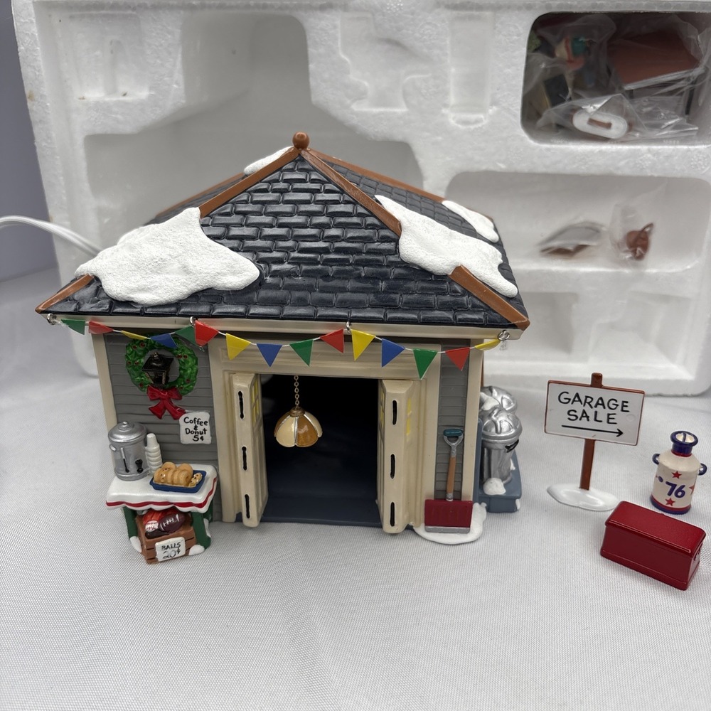 Department 56 Retired Snow Village Another Man's Treasure Garage 1998 - Picture 4 of 12